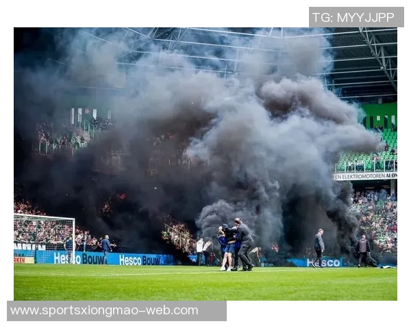 阿贾克斯与格罗宁根补赛因球迷烟火事件决定闭门进行